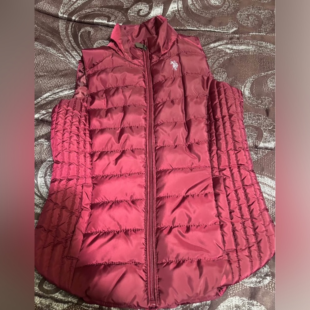 Small polo vest